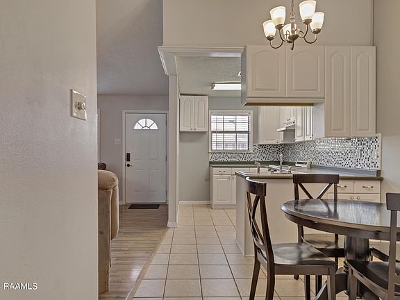 5th image of 103 Longfellow Dr #B