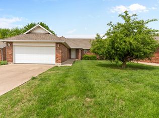 2611 S Overbrook Ave, Springfield, MO 65807