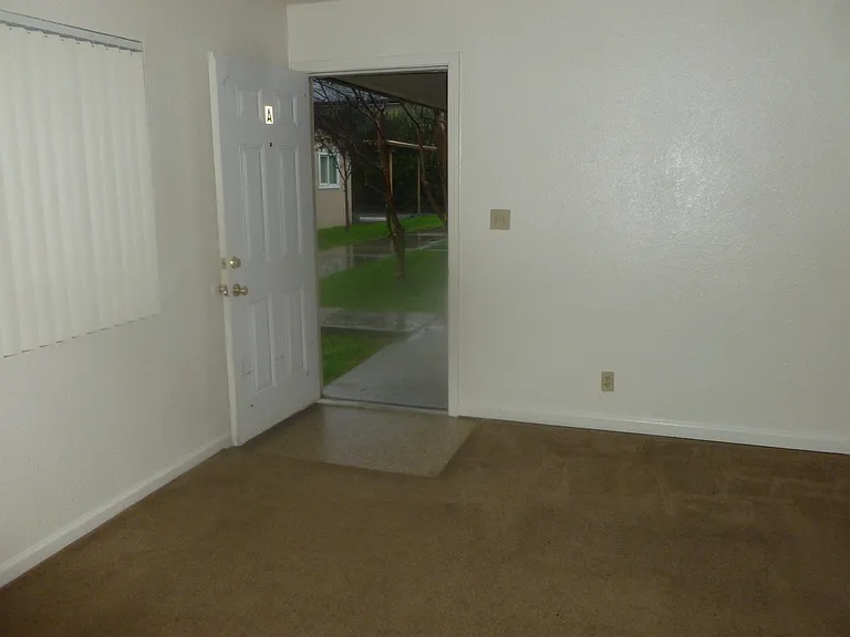 218 W Dakota Ave #A — Photo 4