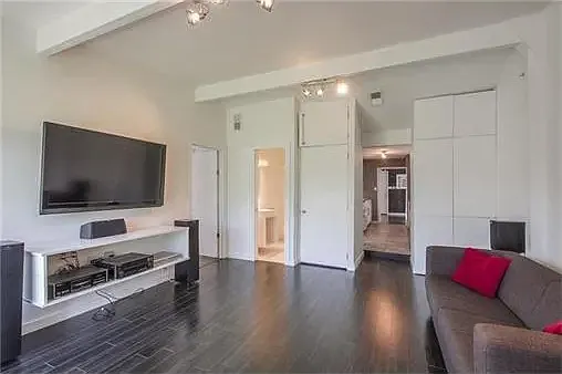2202 W 47th Ter — Photo 15