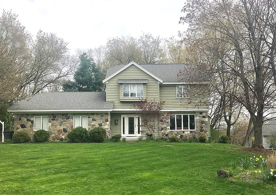1st image of 1558 Shadyview Dr SE