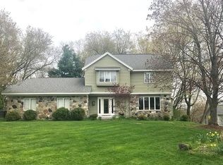 1558 Shadyview Dr SE, Grand Rapids, MI 49546
