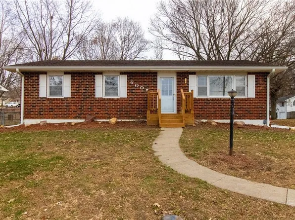 6005 Savannah Rd, Saint Joseph, MO 64505