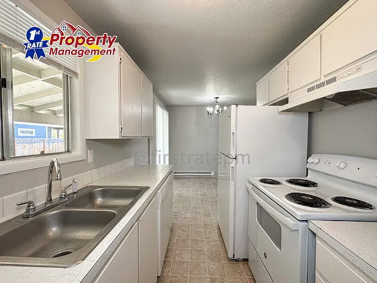 3037 W Jordan St — Photo 6