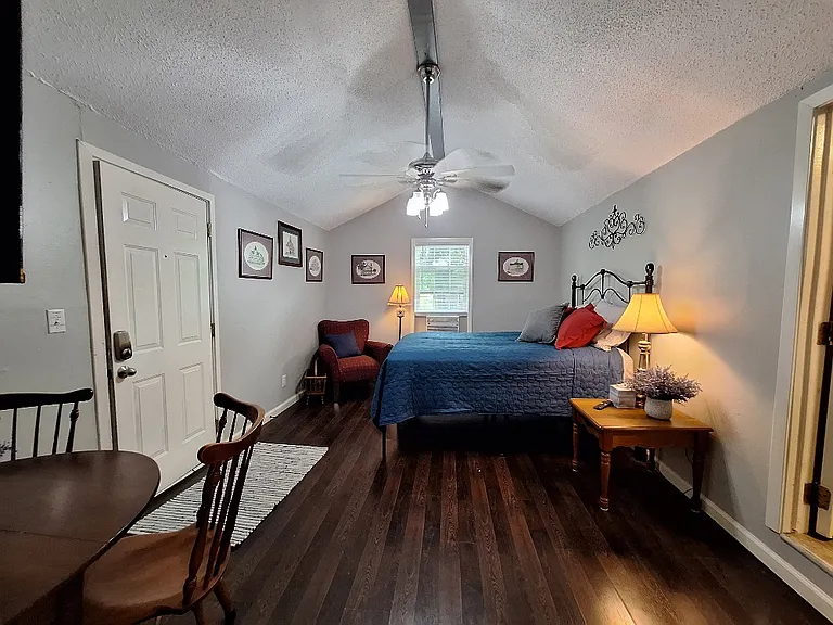 710 Cantrell St #A — Photo 6