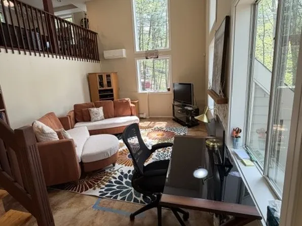(undisclosed Address), Concord, MA 01742