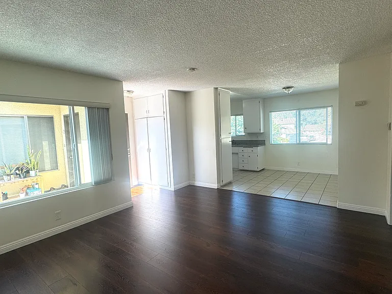 99 N Hermosa Ave #E — Photo 4