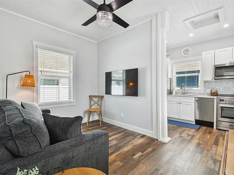 602 1/2 Skinner Blvd — Photo 13