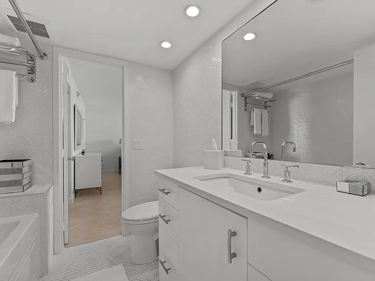 100 Sunrise Ave #212 — Photo 18