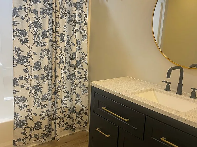 1900 Ridgecrest Dr #201 — Photo 29