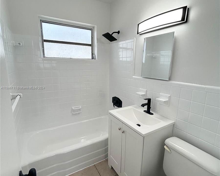 1st image of 799 NE 128th St Floor 6