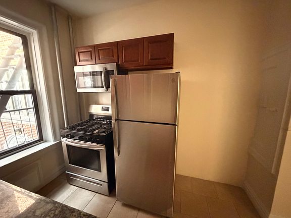 2nd image of 322 Fairmount Ave #211E
