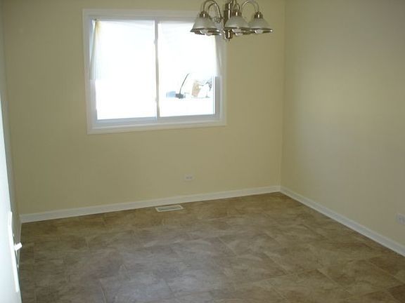 Dinette with ceramic tile
