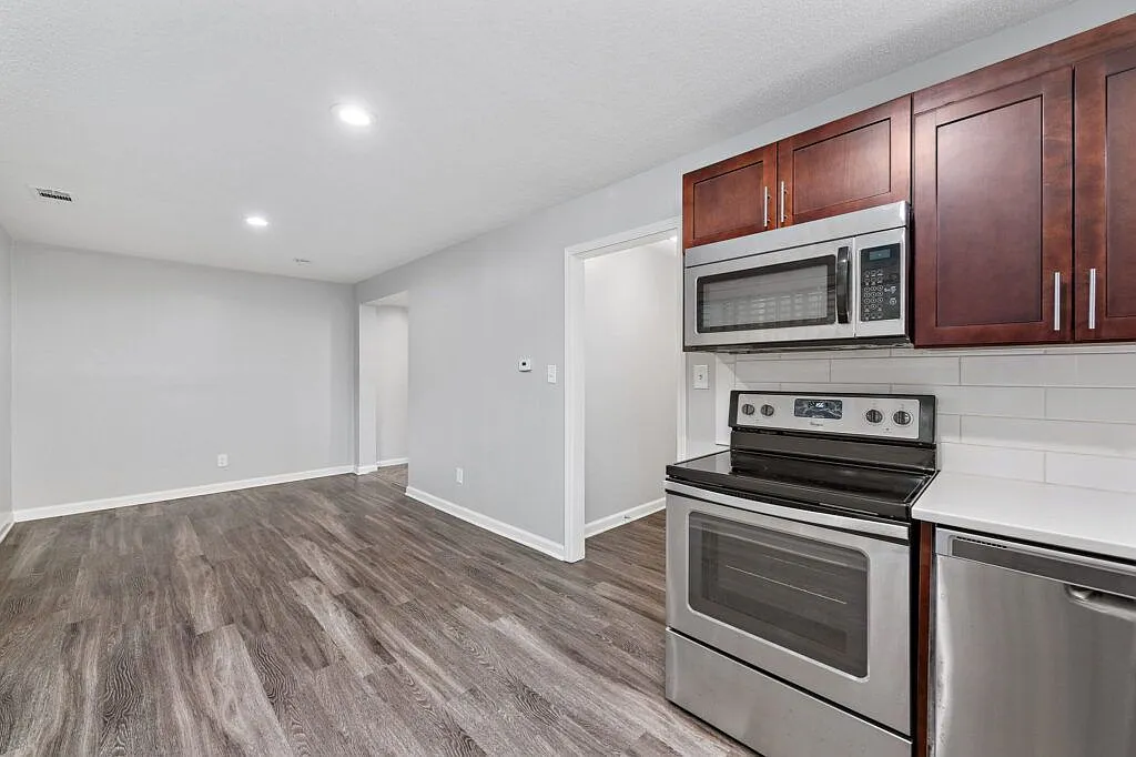 Martin City Flats — Photo 1