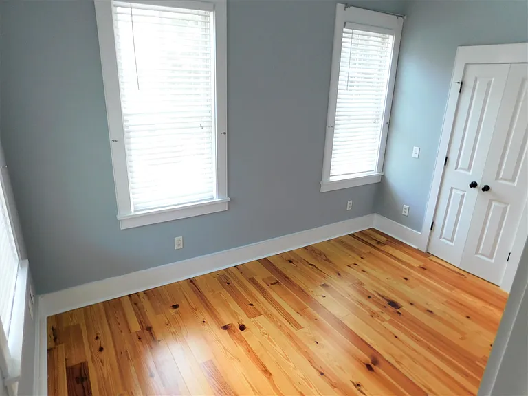 905 16th St #10 — Photo 15