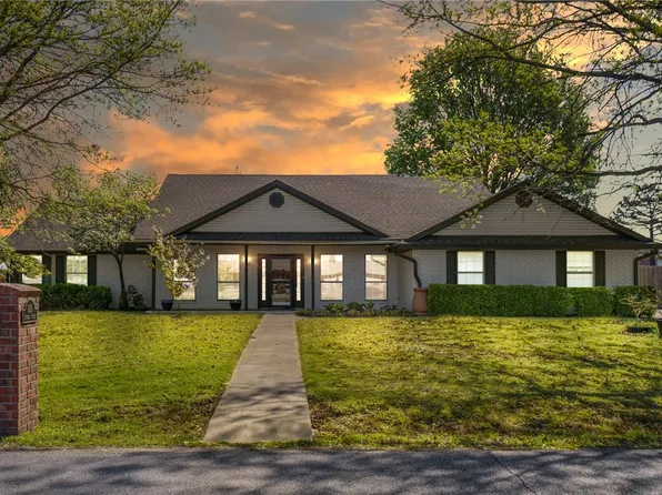 503 Oakwood St, Lowell, AR 72745
