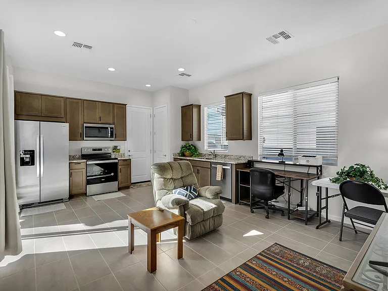 866 W Flatiron Trl — Photo 16