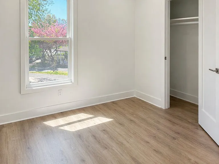 506 Bath Ave #2 — Photo 8