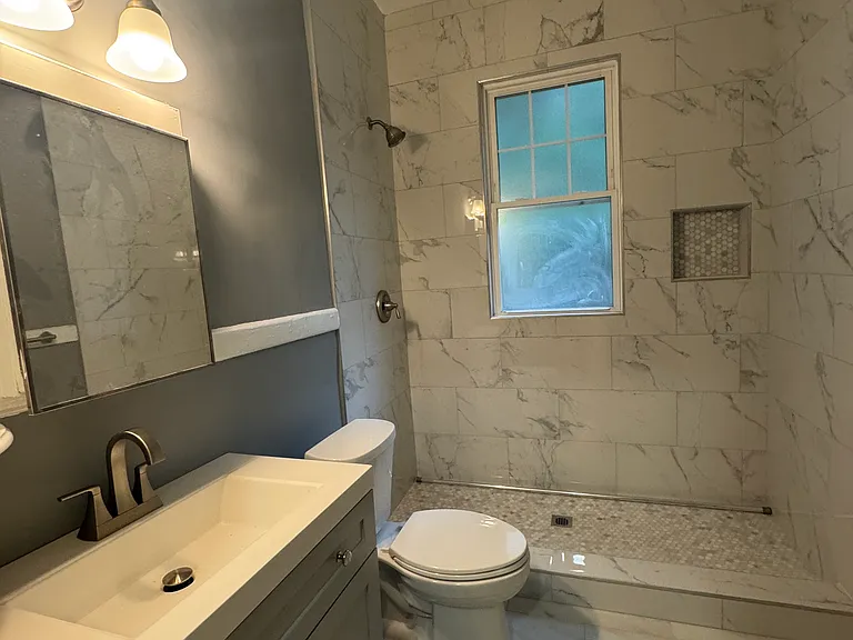 164 4th St NE #8 — Photo 9