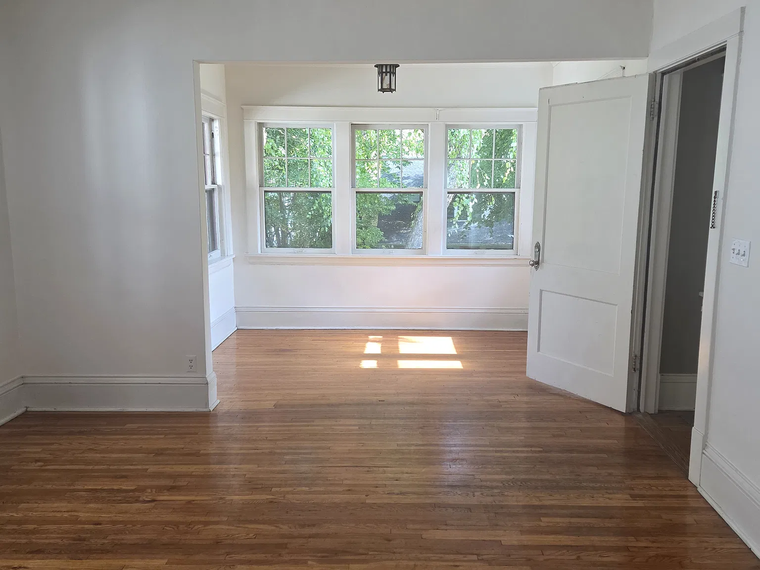 2 bed, 1250 sqft, $1,800 — Photo 4
