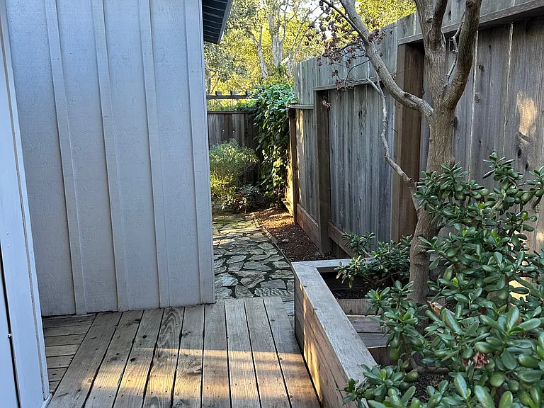 2 Vizcaino NW — Photo 17