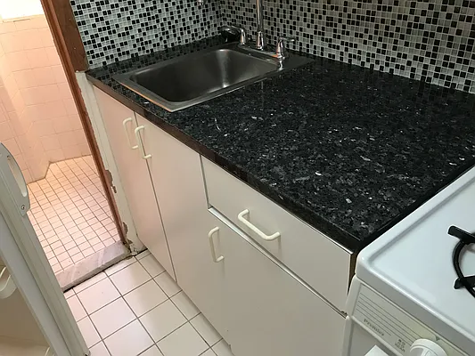 Rented by Chartwell Manhattan Realty | media 5