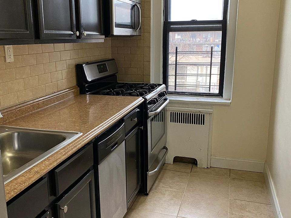 2nd image of 14340 41st Ave #3S
