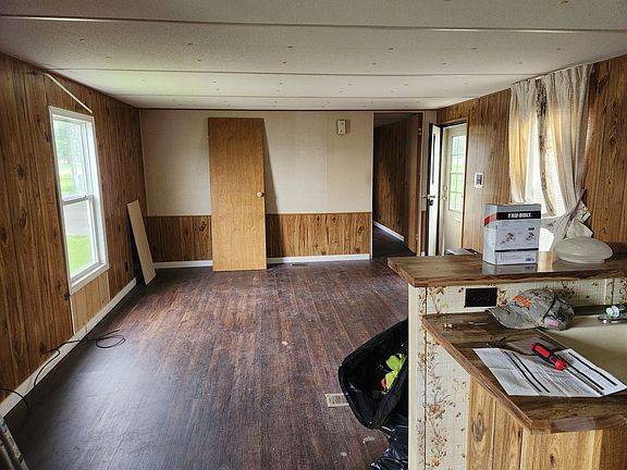2nd image of 650 Elm St #8