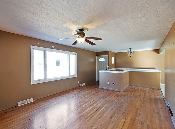 3rd image of 7901 W 60th Ter