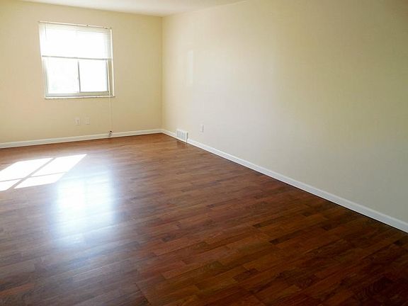 4th image of 413 Bliss Dr