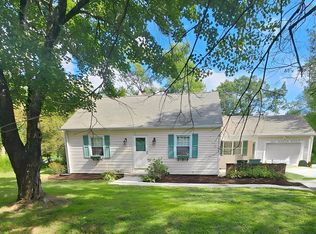 1 Manor Rd, Wilbraham, MA 01095