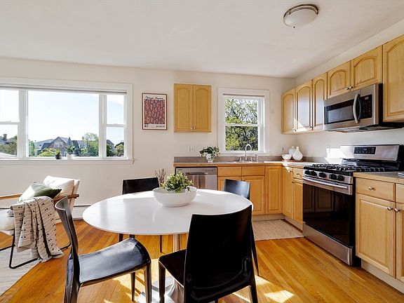5th image of 82 Munroe St APT 11