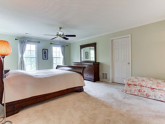 5th image of 15098 Stillfield Pl