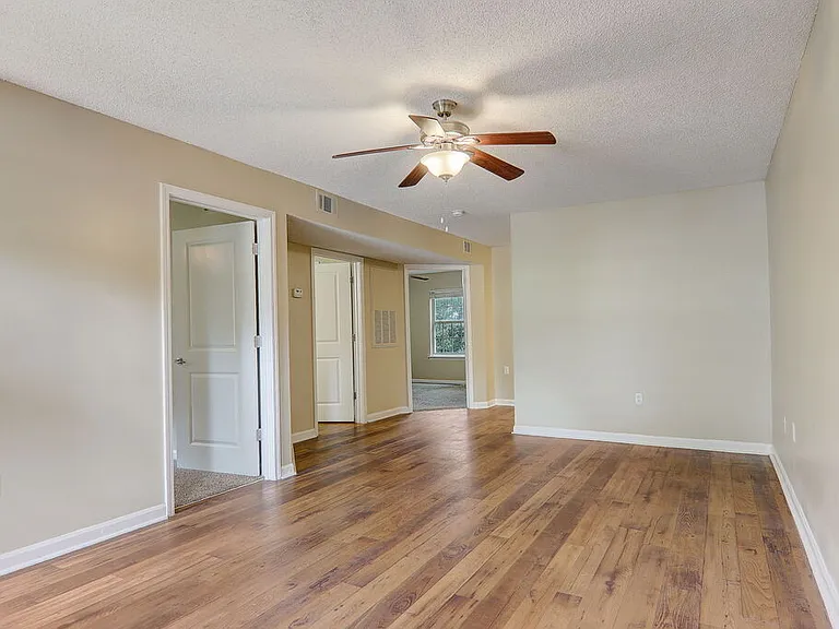 The Grove Apartments — Photo 24