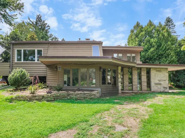 5457 Lake Mendota Dr, Madison, WI 53705