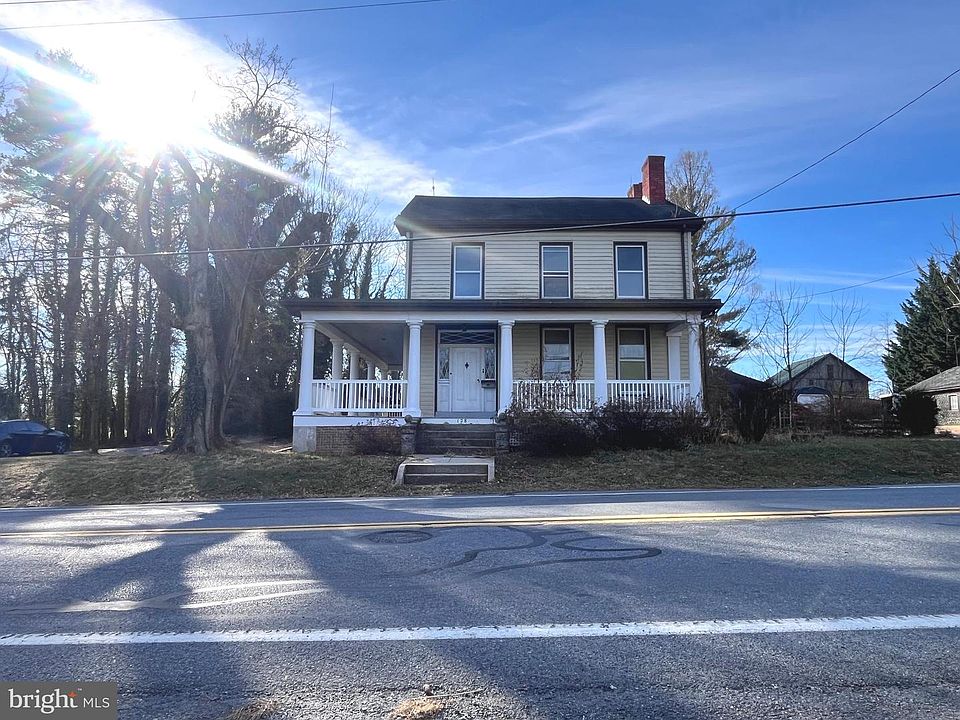 1st image of 128 W Main St