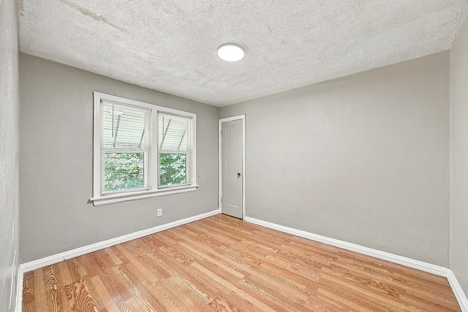 3 bed, 1500 sqft, $850 — Photo 1