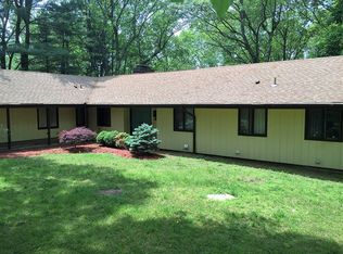 49 Skyview Dr, Trumbull, CT 06611