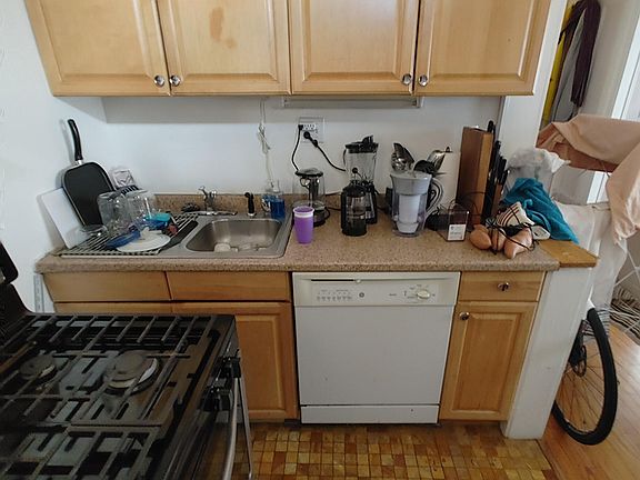 5th image of 852 W Agatite Ave APT 2