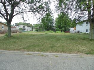 417 Sturgeon Dr, Valparaiso, IN 46385
