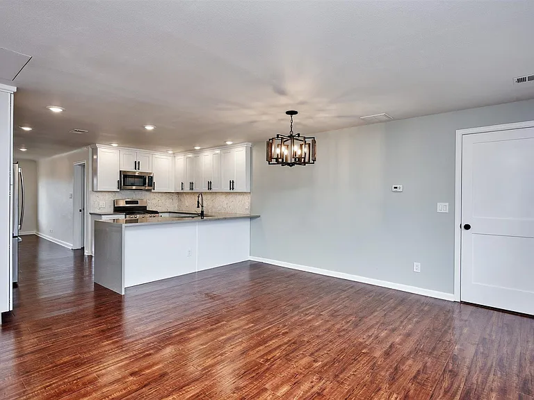 2610 N Cook St — Photo 13