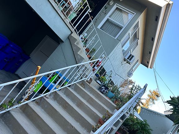 5th image of 4484 Winona Ave #4484