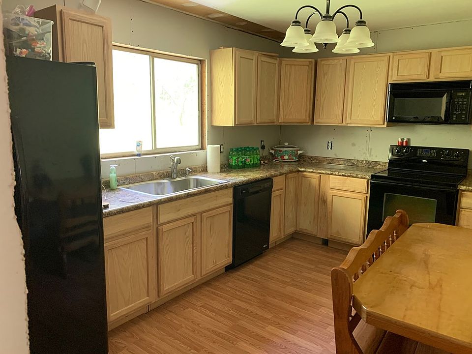 2nd image of 3749 Edwards Cir SE
