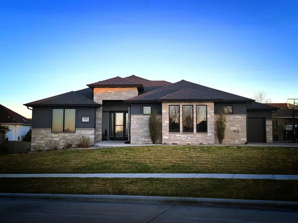 2506 W 37th St, Kearney, NE 68845