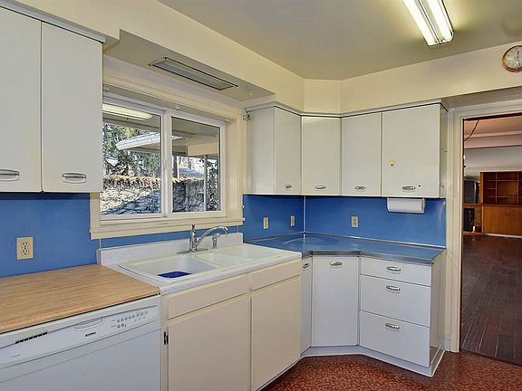 5th image of 3322 S Tekoa St