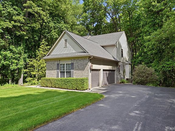2nd image of 2790 Pine Bluffs Ct