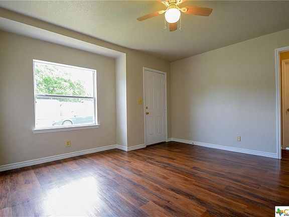 5th image of 509 W Washington Ave