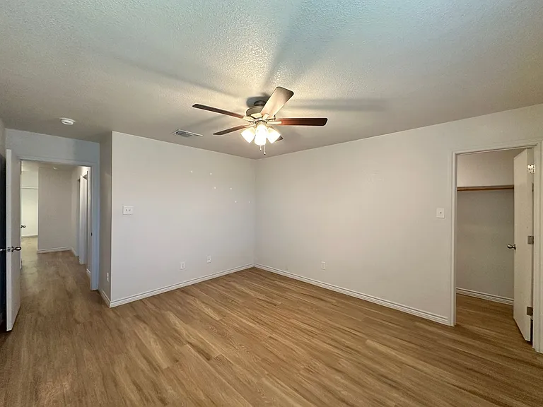 1813 Clovis Dr — Photo 34