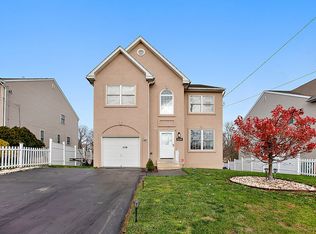 3138 Mechanicsville Rd, Philadelphia, PA 19154