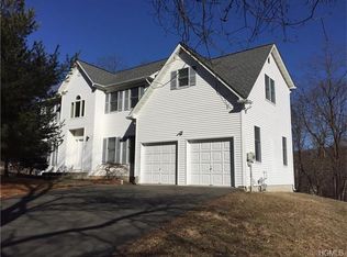 10 Rosewood Ln, Suffern, NY 10901